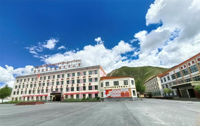 1722908183585516.jpg 394149324.jpg